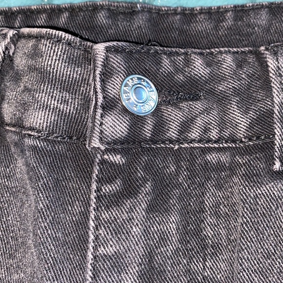 Black-washed denim raw-hem shorts Size M - Picture 3 of 7